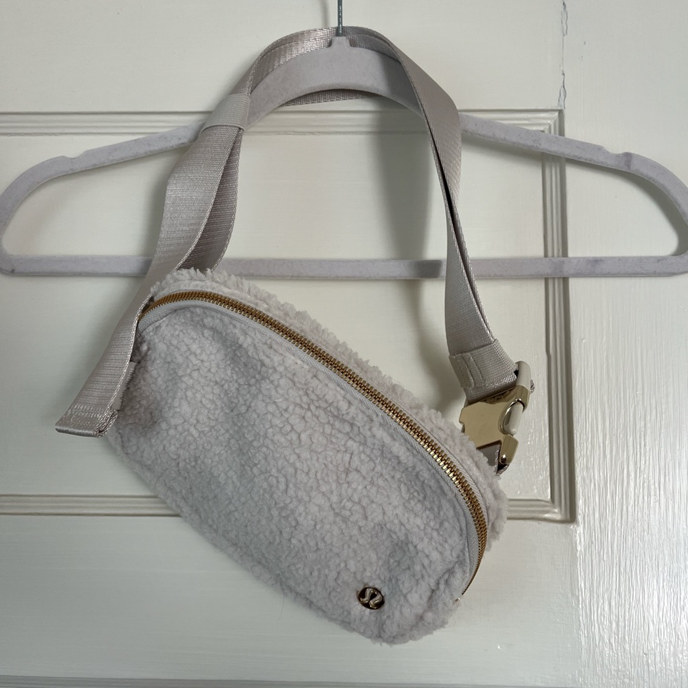 Lululemon belt bag